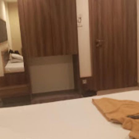 Hotel Jaltarang Kalmath Kankavali Esterno foto