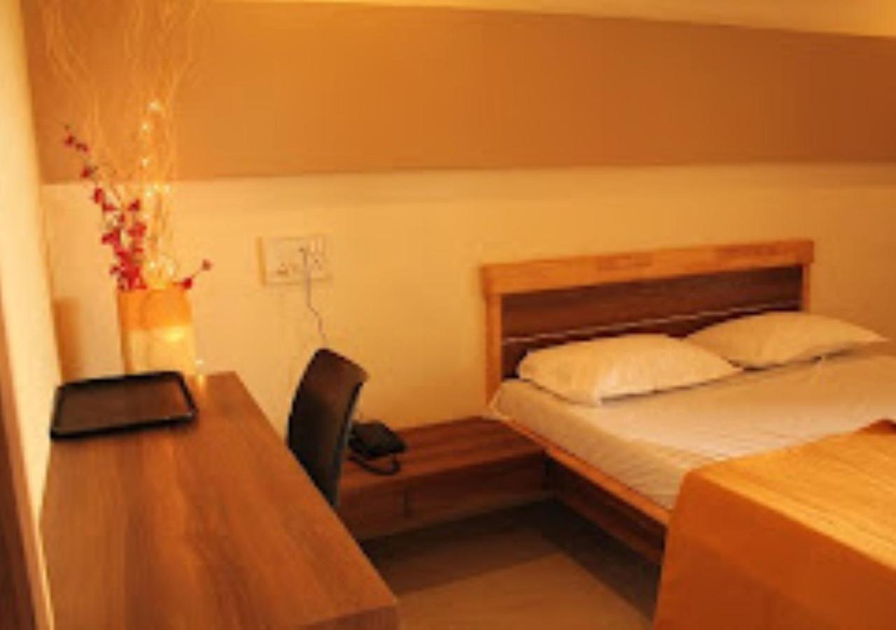 Hotel Jaltarang Kalmath Kankavali Esterno foto