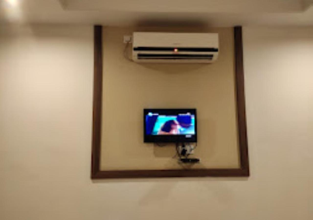 Hotel Jaltarang Kalmath Kankavali Esterno foto