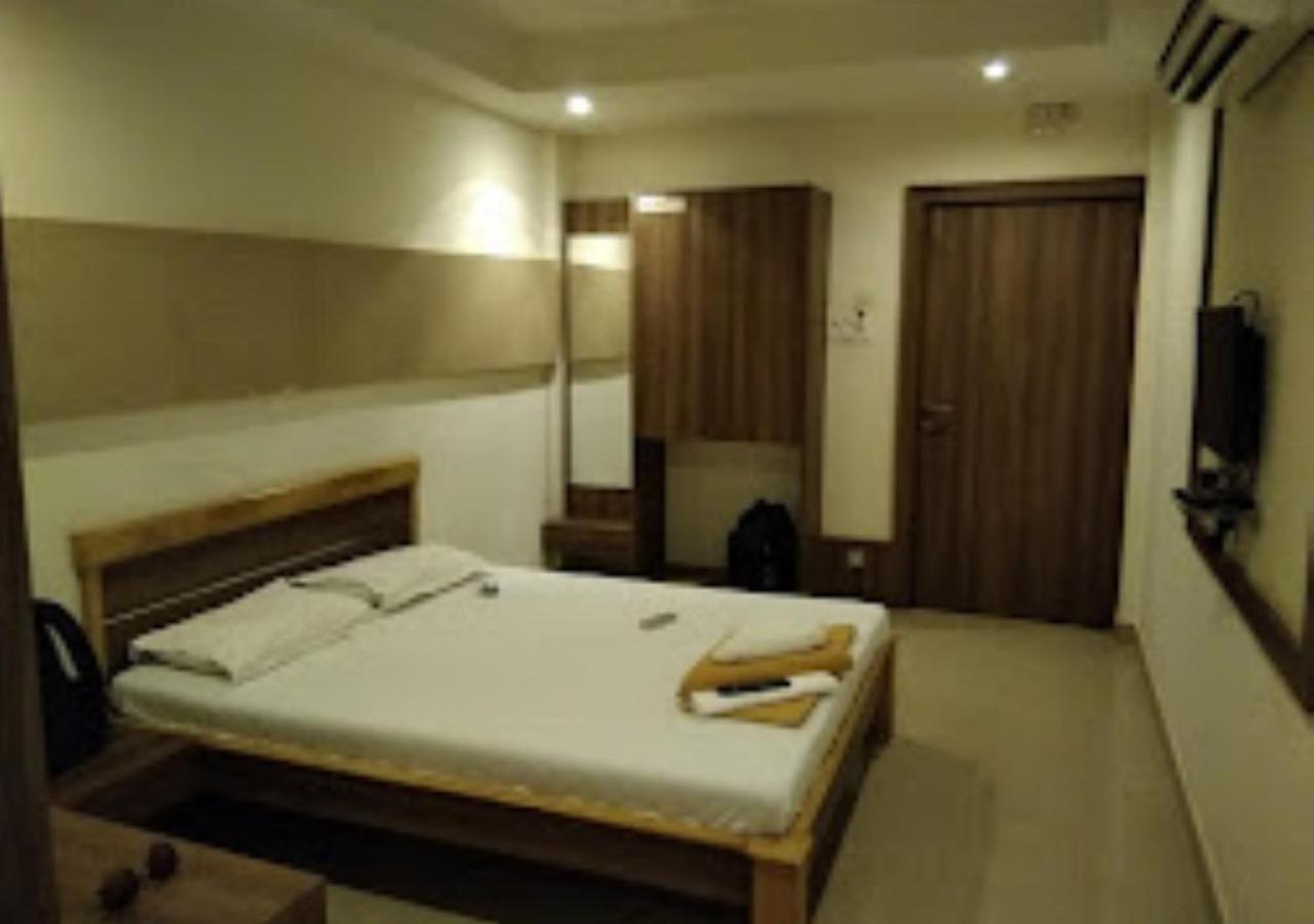 Hotel Jaltarang Kalmath Kankavali Esterno foto